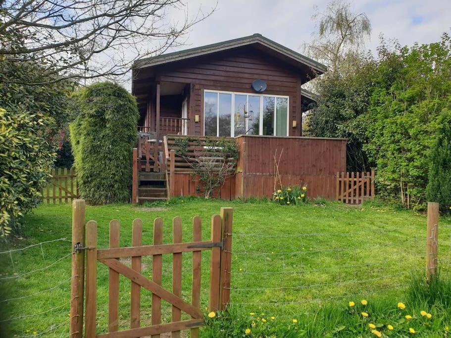 Luxury Peak District Lodge, Hot Tub, Log Burner, Nr Lake Rudyard Exterior foto