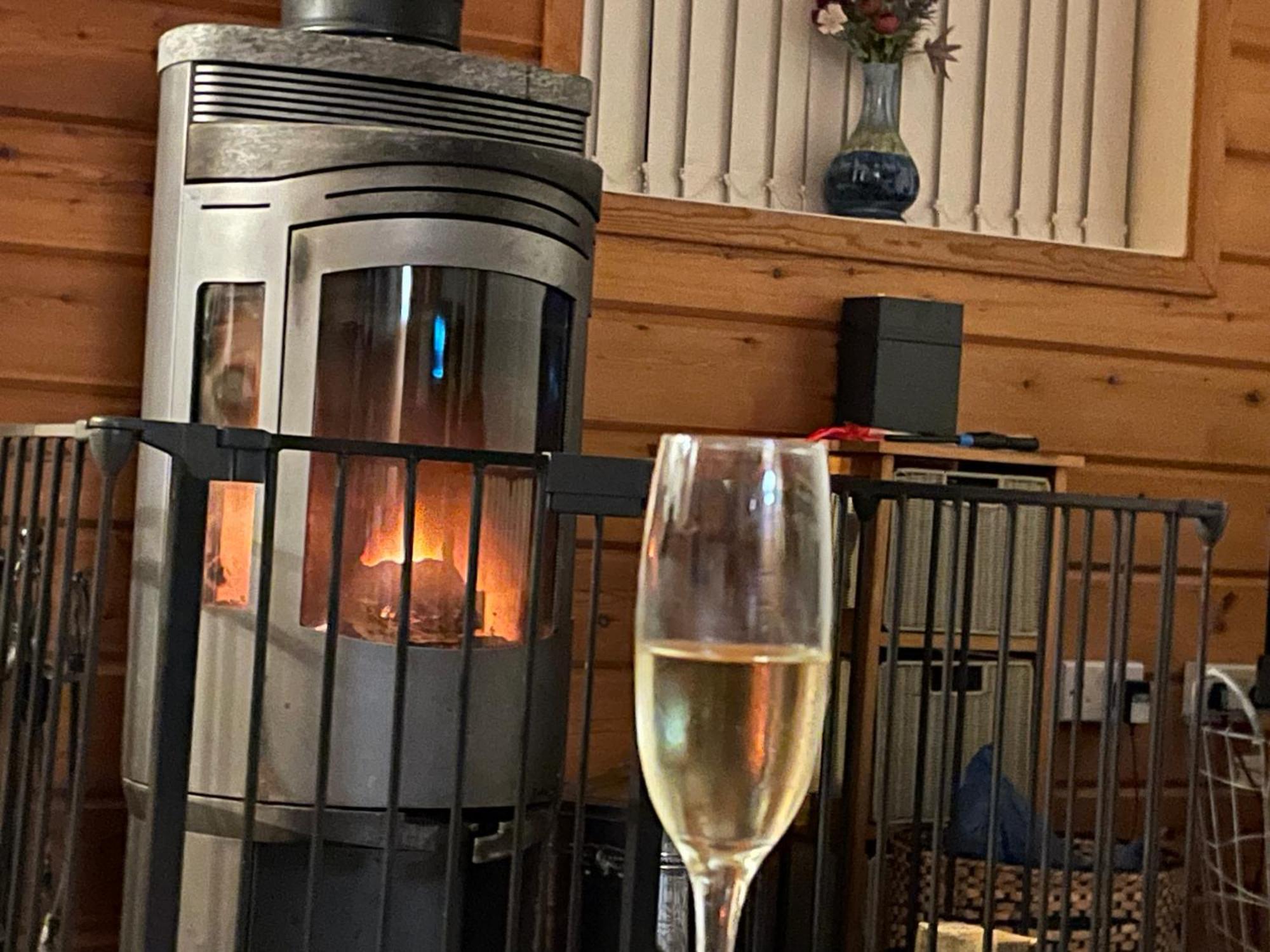 Luxury Peak District Lodge, Hot Tub, Log Burner, Nr Lake Rudyard Exterior foto